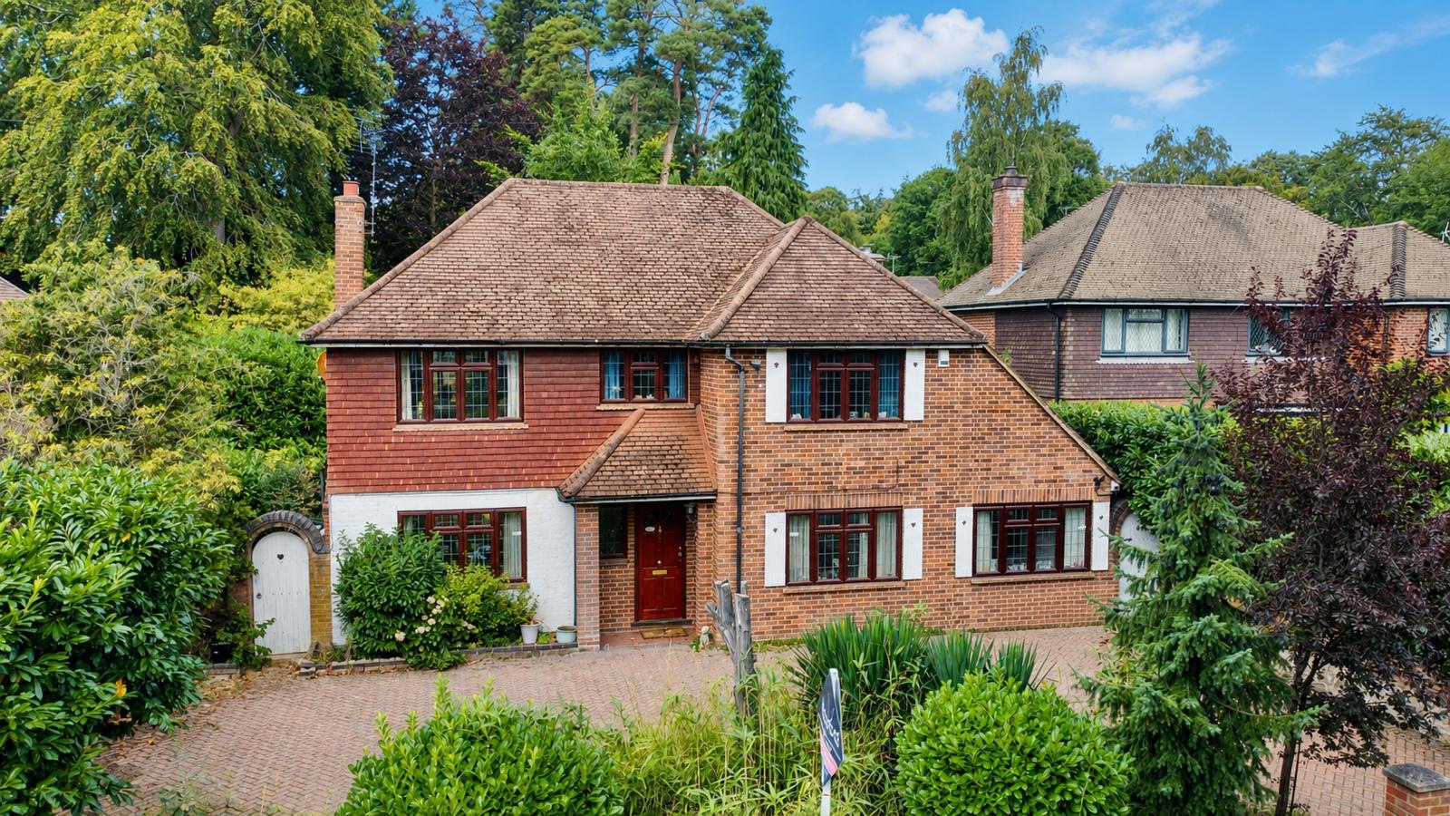 Claremont Avenue, Camberley